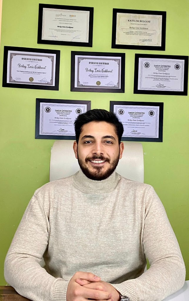 Emre Kırıkkanat logo