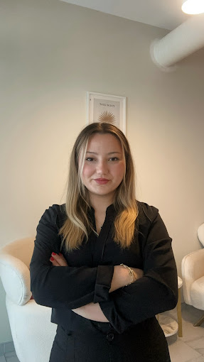 İrem Karaoğlu logo